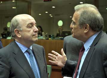 Επαρκή μέχρι νεωτέρας για την Κομισιόν τα μέτρα περιορισμού των δαπανών