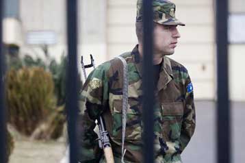 Απογοήτευση και έκπληξη στις ΗΠΑ για την ισπανική αποχώρηση από το Κόσοβο