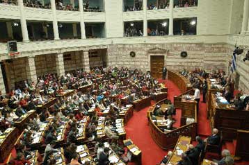 Για το ποιος δημιούργησε καρτέλ και ευθύνεται για την ακρίβεια (ξανα)μάλωσαν ΝΔ-ΠΑΣΟΚ