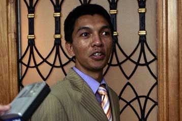 Ανέλαβε και επισήμως την εξουσία στη Μαδαγασκάρη ο Ρατζολίνα