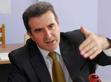 Οι κουκουλοφόροι είναι κοινωνικό και πολιτικό πρόβλημα κατά τον Μ.Χρυσοχοΐδη