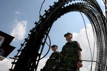 Υπαναχωρεί η Ισπανία από την απόφασή της να αποχωρήσει από το Κόσοβο