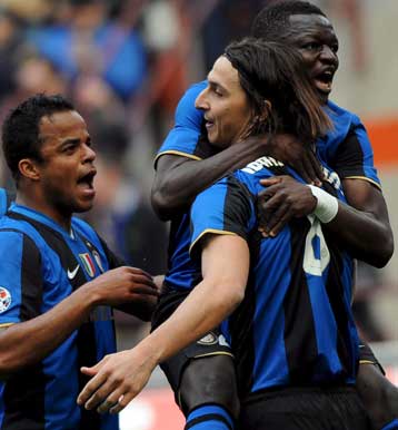 Αεράτη στην κορυφή η Ίντερ και Τζένοα για έξοδο στο Champions League