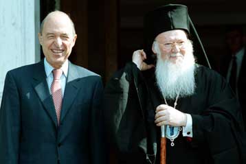 Συνομιλία με τον Πατριάρχη Βαρθολομαίο είχε στο Φανάρι ο Κώστας Σημίτης