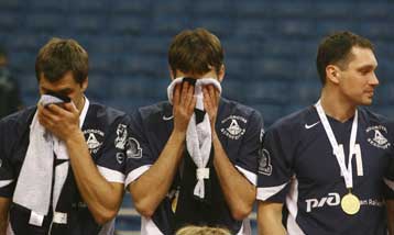 Επεισόδια ανάμεσα σε οπαδούς του Παναθηναϊκού και της ΑΕΚ