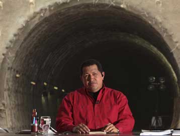 «Αξιολύπητο αδαή» χαρακτηρίζει ο Τσάβες τον Ομπάμα