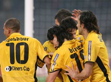 Φιλιούνται και… αγκαλιάζονται Τζιμπούρ, Σκόκο σύμφωνα με Μπάγεβιτς