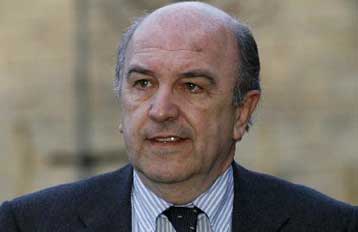 Προθεσμία έως το 2010 δίνει η Κομισιόν για τη μείωση του ελλείμματος κάτω από το 3%