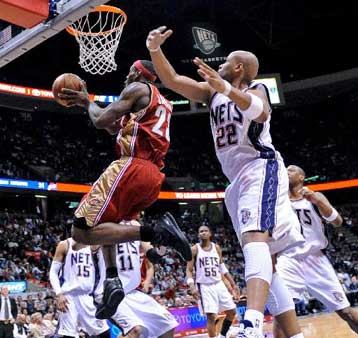 «Πολυβόλο» ο Γουέιντ και νίκη των Χιτ