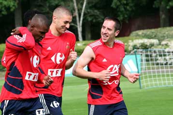 Η Γαλλία θα εξετάσει το ενδεχόμενο απογραφής των εθνικών κοινοτήτων στη χώρα