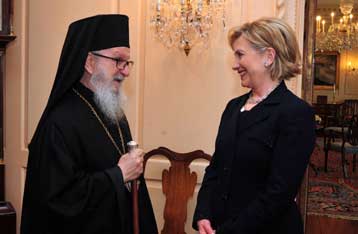 Πρώτο ραντεβού του αρχιεπισκόπου Αμερικής με την Χίλαρι Κλίντον