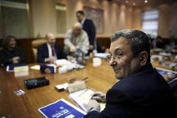 Σε συμφωνία και με τον ηγέτη των Εργατικών, Εχούντ Μπαράκ, ο Μπέντζαμιν Νετανιάχου