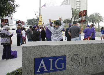 Στελέχη της AIG δέχθηκαν να επιστρέψουν τα πριμ που προκάλεσαν διεθνή σάλο