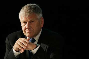 Σε δίκη ο αρχηγός της γερμανικής ακροδεξιάς για υποκίνηση ρατσιστικού μίσους