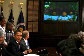 Την πρώτη του «διαστημική» συνομιλία είχε ο Μπαράκ Ομπάμα