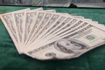 Αντικατάσταση του δολαρίου ως νόμισμα αναφοράς των διεθνών συναλλαγών ζητά η Κίνα