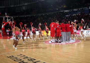 Η Ρεάλ προσπάθησε να «κλέψει» τη νίκη, ο Ολυμπιακός, όμως, της πήρε το… στέμμα