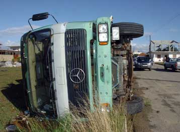 Δύο νεκρούς άφησε πίσω του ανεμοστρόβιλος στην Ηλεία