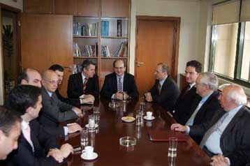 Γενναίες μειώσεις τιμών ζήτησε από τα σούπερ μάρκετ ο Κ.Χατζηδάκης