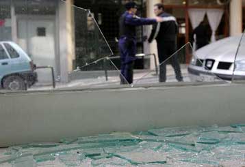 Έκρηξη έξω από τα γραφεία ναυτιλιακής εταιρείας στα Καμίνια