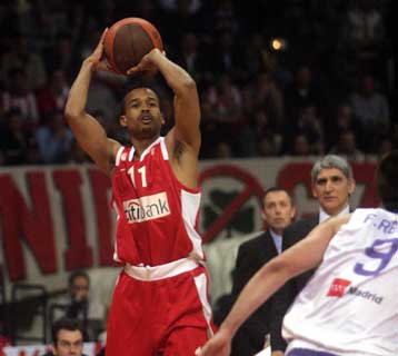 Ο Λόρμπεκ MVP της 2ης αγωνιστικής των πλέι οφ της Ευρωλίγκα