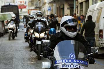 Επιχειρήσεις-«σκούπα» της αστυνομίας με δεκάδες συλλήψεις