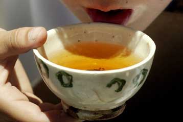 Τα καυτά ροφήματα «αυξάνουν τον κίνδυνο καρκίνου στον οισοφάγο»