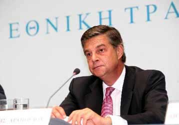 Στο προσκήνιο εισηγήσεις για τριετές πάγωμα μισθών σε δημόσιο και ιδιωτικό τομέα