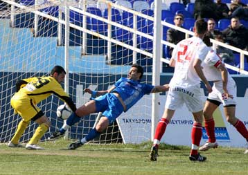 Νίκη παραμονής πέτυχε ο Εθνικός με 1-0 επί του Ολυμπιακού Βόλου