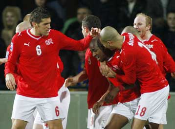 Νίκες για Ελβετία και Λετονία στον «ελληνικό» όμιλο