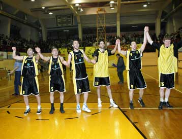 Χέρι με χέρι πορεύονται Περιστέρι και Ηλυσιακός προς την Α1