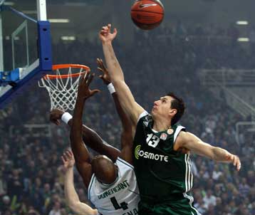 «Έχουμε συνηθίσει να παίζουμε με την πλάτη στον τοίχο» τόνισε ο Διαμαντίδης