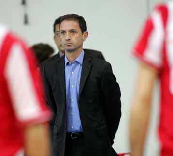 Νικολάκης αντί Ιβάνοβιτς στον πάγκο της γυναικείας ομάδας του Ολυμπιακού