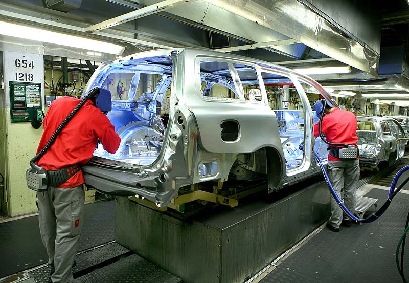 Πάγωμα μισθών εξαγγέλει η Volvo