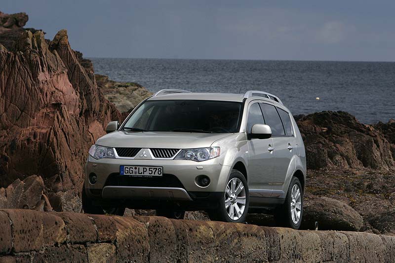 Ανάκληση για 872 Mitsubishi Outlander