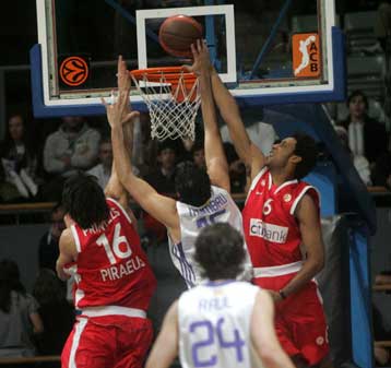 «Ύπνο» και όχι… σκούπα πήρε ο Ολυμπιακός στη Μαδρίτη και έχασε 71-63