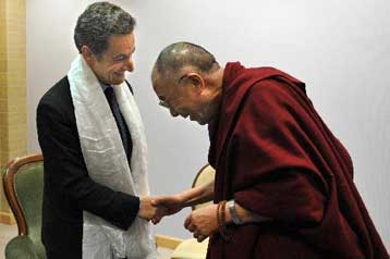 «Ξεπαγώνουν» οι σινογαλλικές σχέσεις με συνάντηση Σαρκοζί – Χου στο Λονδίνο