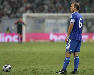 Στο μικρό… κλαμπ των κατοστάρηδων πέρασε ο Αγγελος Μπασινάς