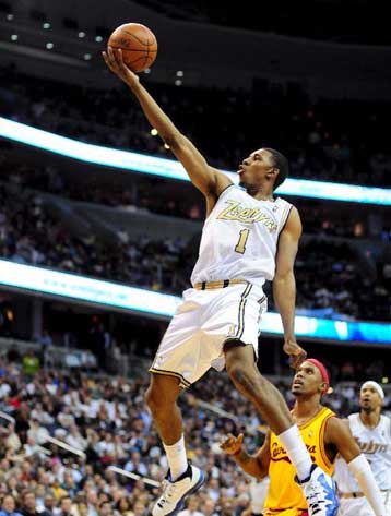 «Μαγική» έκπληξη από τους Ουίζαρντς, κέρδισαν το Κλίβελαντ