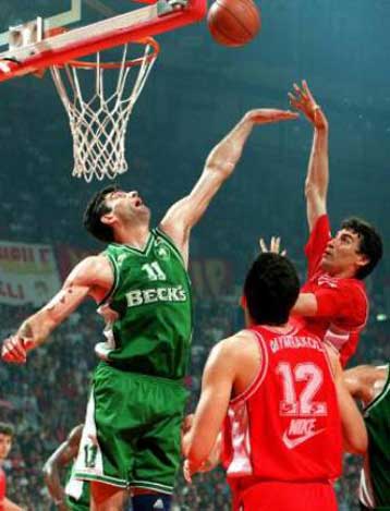 H τρίτη και… φαρμακερή συνάντηση των «αιωνίων»