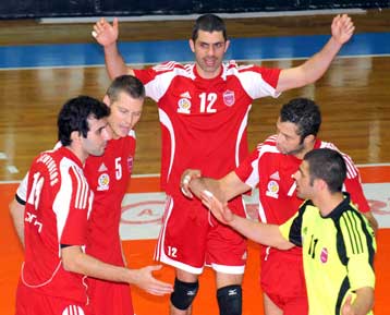 Από τη Σύρο ξεκινούν οι β αγώνες των πλέι οφ