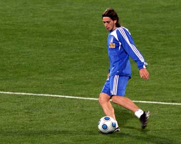 Περισσότερα χρήματα, μεγαλύτερη ρήτρα για τον Κουτσιανικούλη