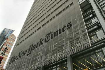 Οι New York Times «θα μείνουν όρθιοι μετά τον κατακλυσμό» διαβεβαιώνει ο εκδότης τους