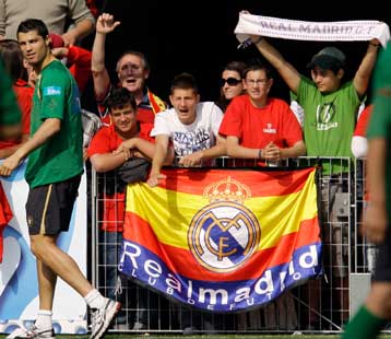 Οι Αγγλοι στέλνουν τον Κριστιάνο Ρονάλντο στη Ρεάλ Μαδρίτης