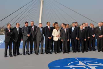 Πορείες διαμαρτυρίας με αφορμή την 60ή επέτειο του ΝΑΤΟ