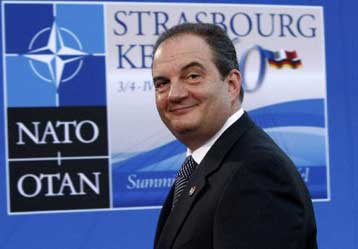 Ικανοποίηση Καραμανλή για την έκβαση της Συνόδου Κορυφής του ΝΑΤΟ