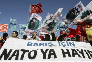 Πορεία διαμαρτυρίας στην Κωνσταντινούπολη εν όψει της επίσκεψης Ομπάμα