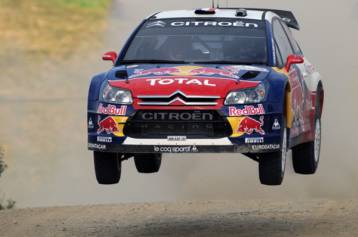 Ξέφυγε ο Λοέμπ, τρομακτικό ατύχημα για τον Λάτβαλα