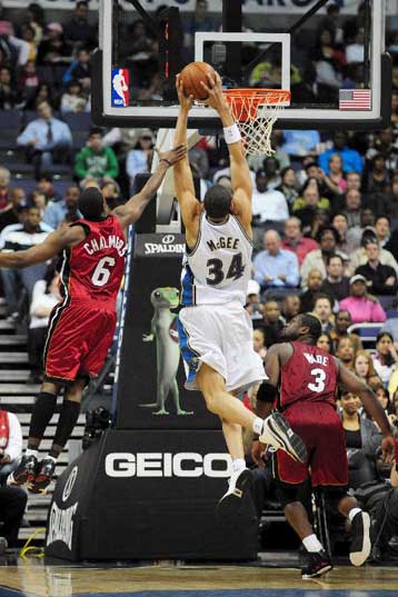 Στα πλέι οφ και μαθηματικά οι Σίξερς