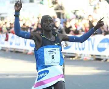 O Κιμπέτ 3oς καλύτερος όλων των εποχών στον μαραθώνιο του Ρότερνταμ